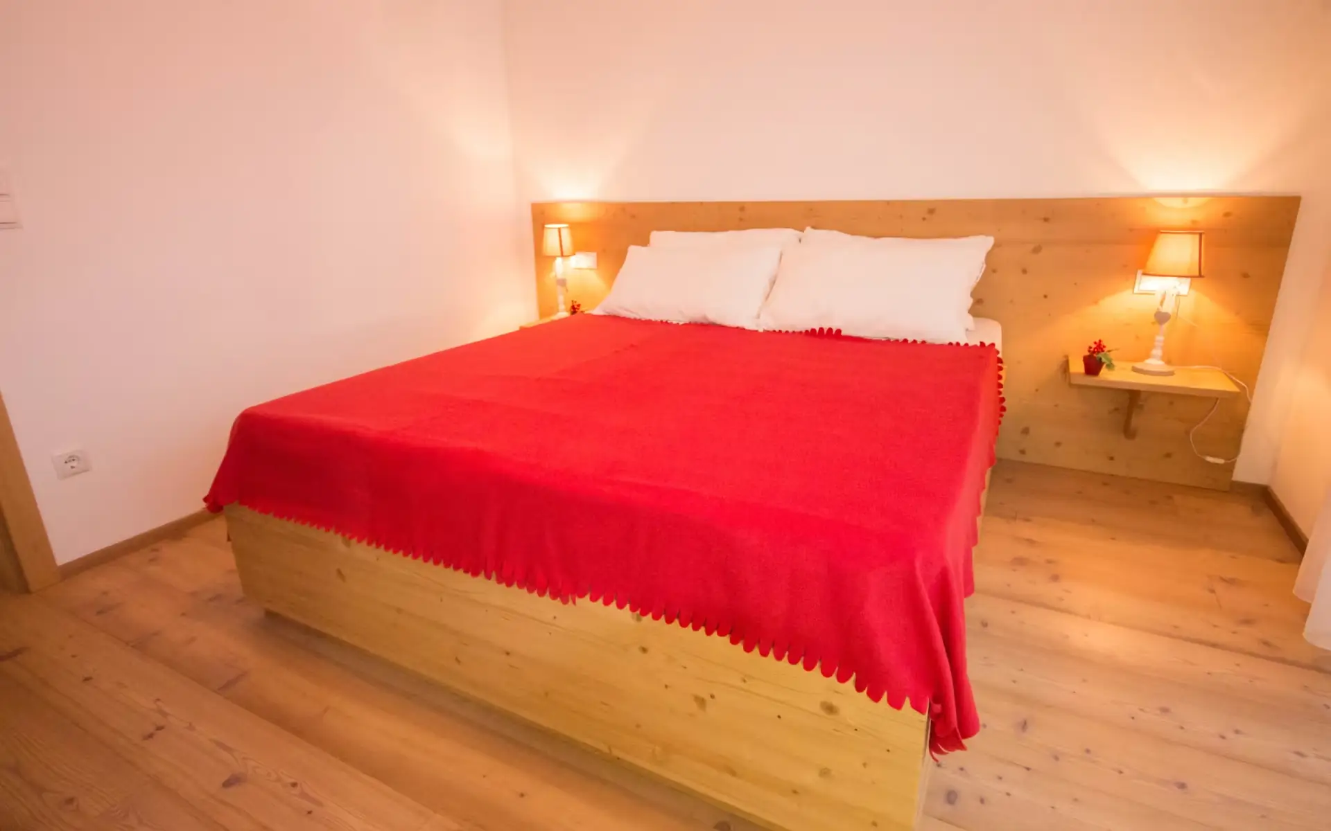 apartma-gassl-kronplatz-tip-159-spalnica.webp