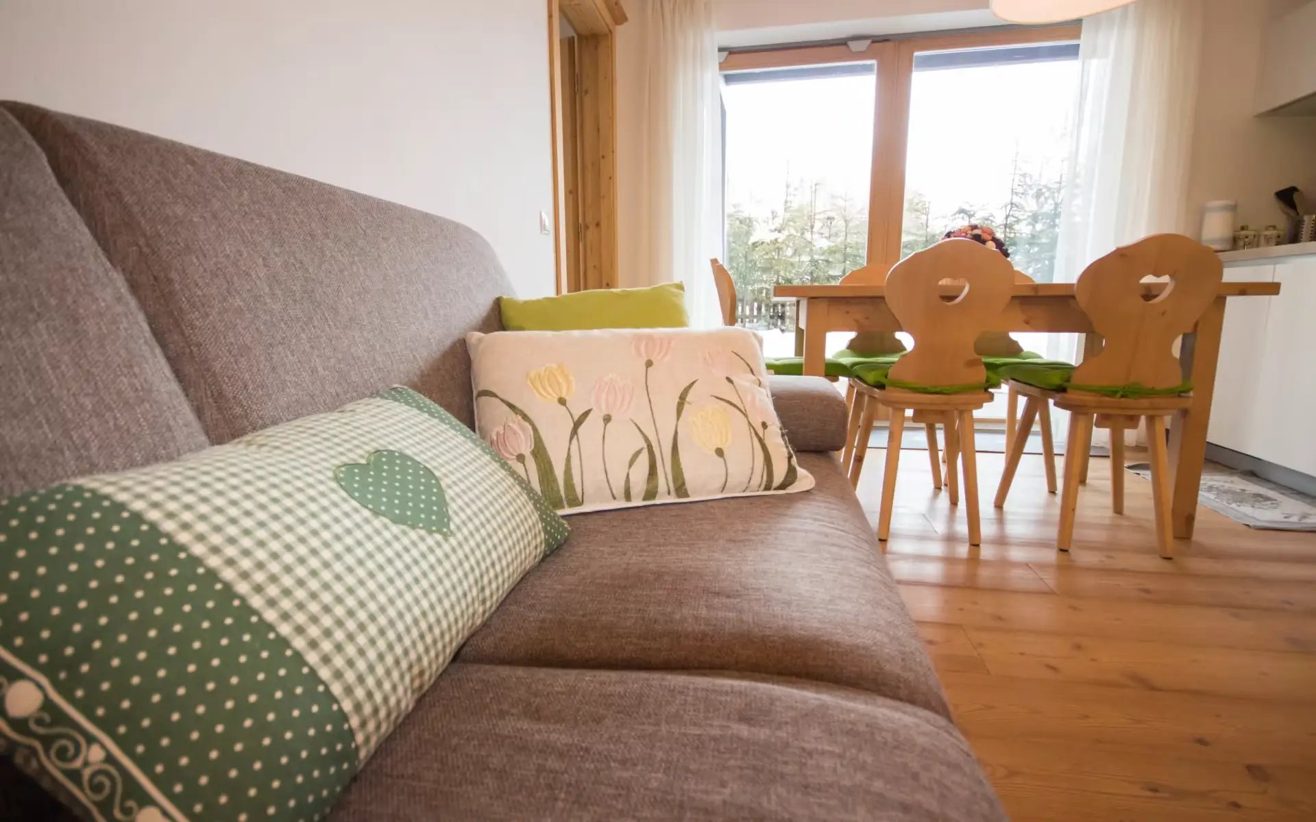 apartma-gassl-kronplatz-tip-159-jedilni-kot.webp