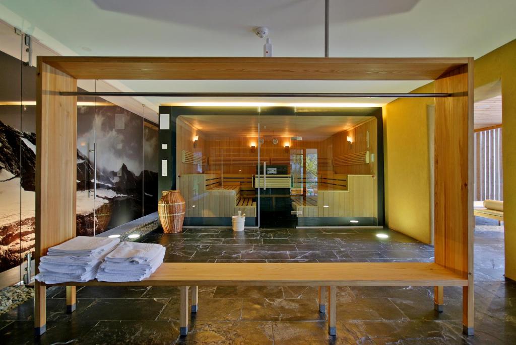 hotel-hinteregger-matrei-skiopening-pogled-na-wellness.jpg