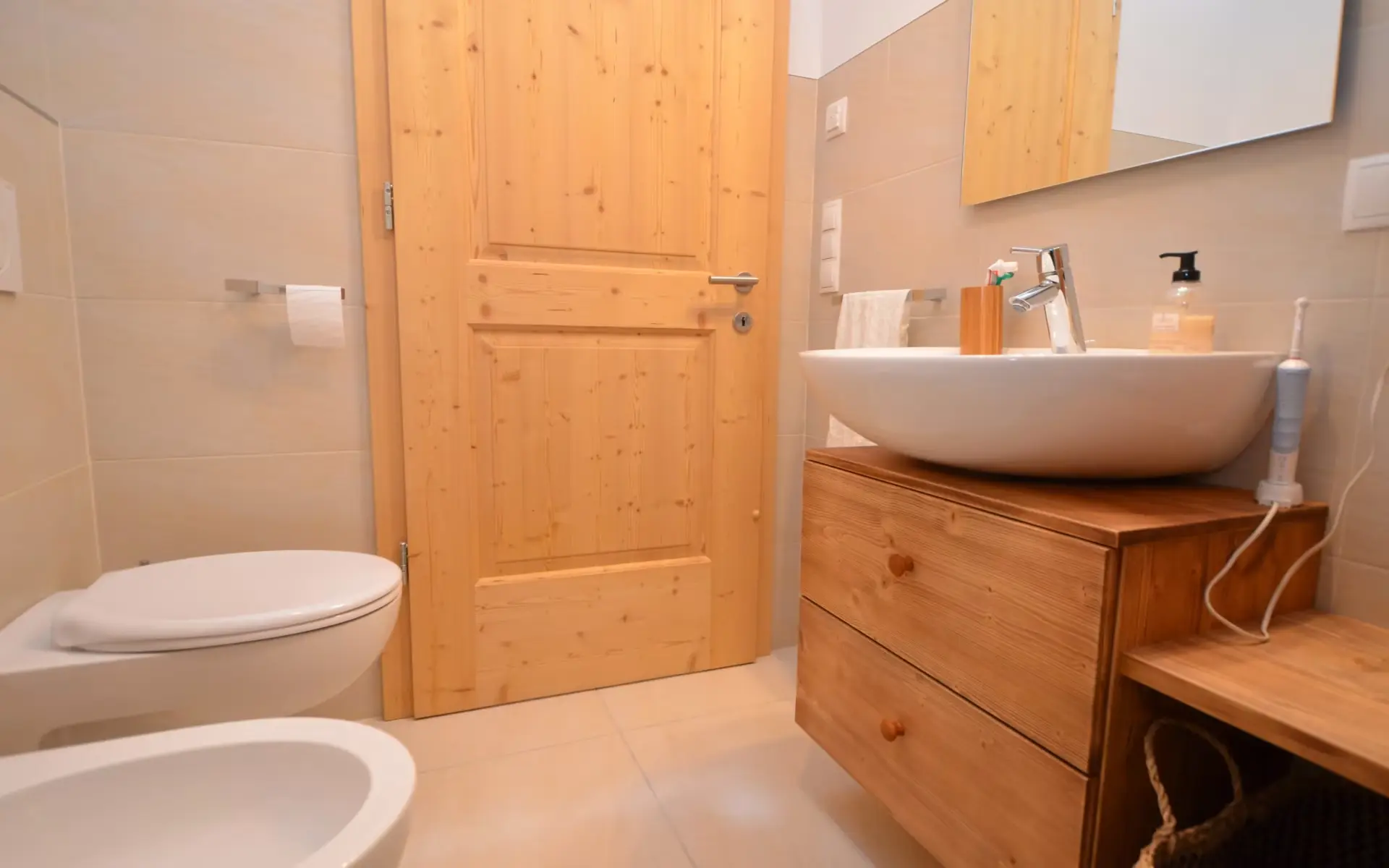 apartma-gasl-kronplatz-tip-114-kuhinja-kopalnica.webp