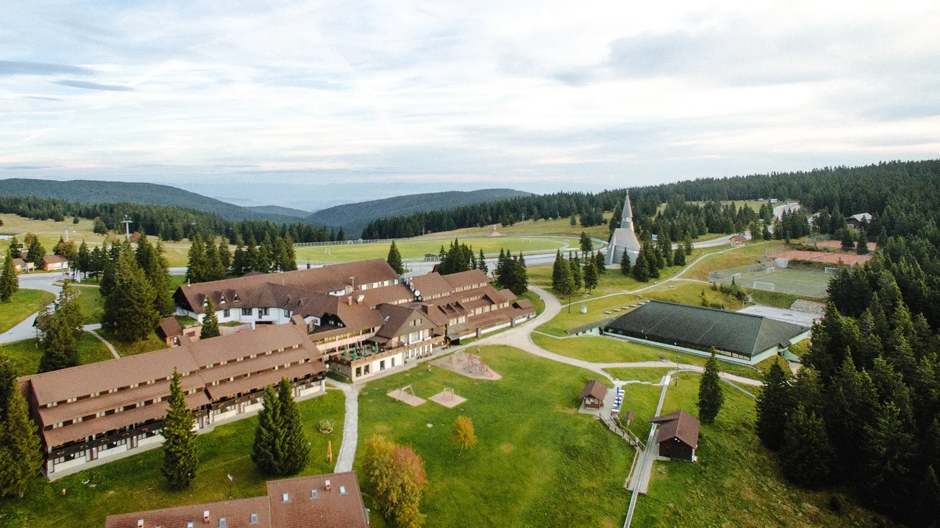 hotel-planja-poletje-1.webp